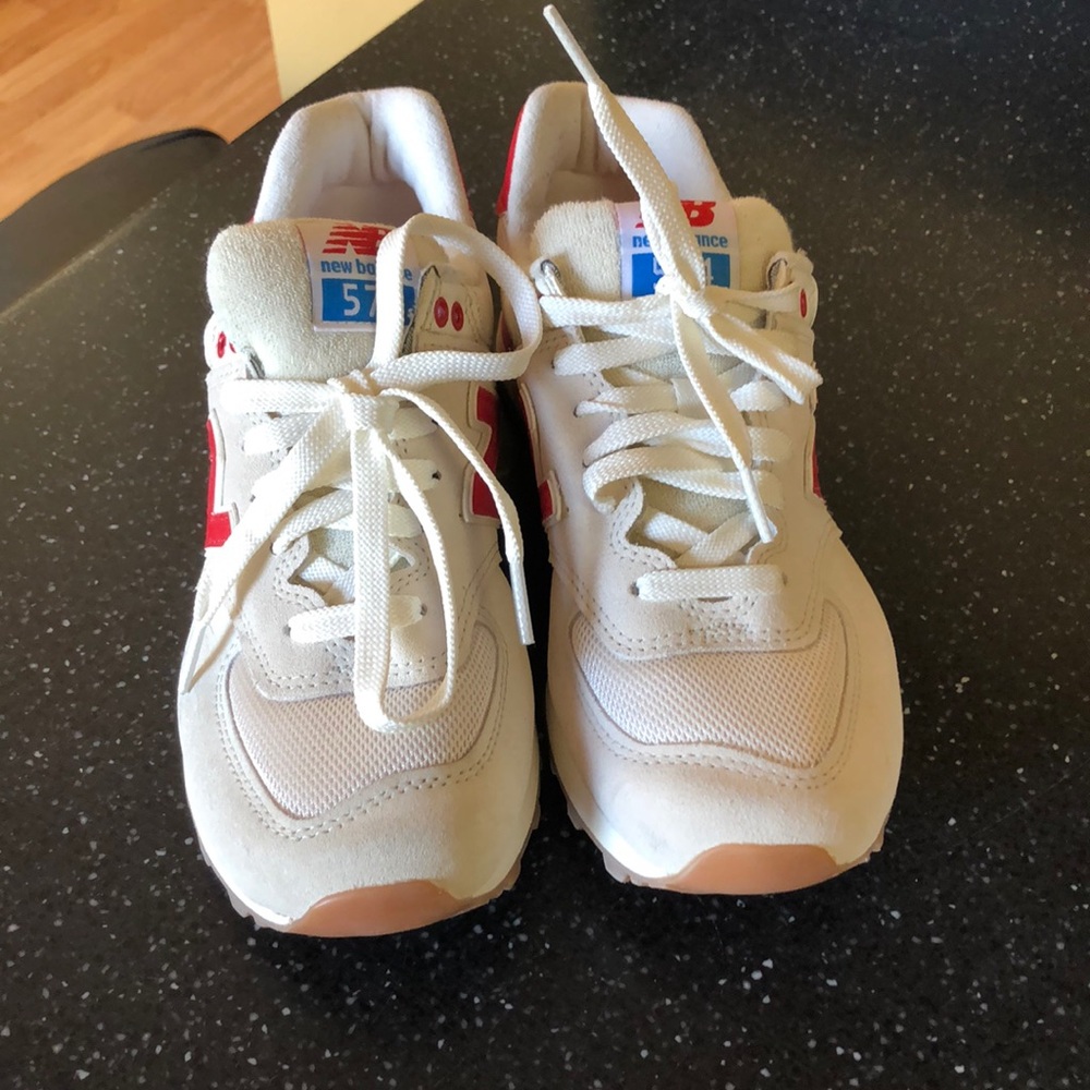 New Balance Tennis Shoes